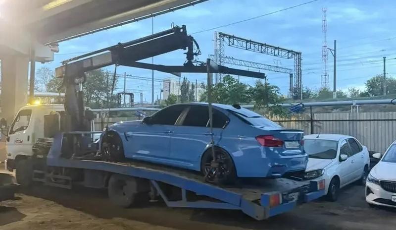 В Краснодаре задержан автоблогер из Дагестана за отказ снять тонировку