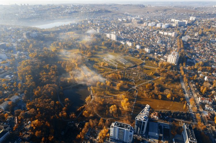 Повреждены газопровод и электролинии, посечены многоэтажки и машины: налет на Ростовскую область