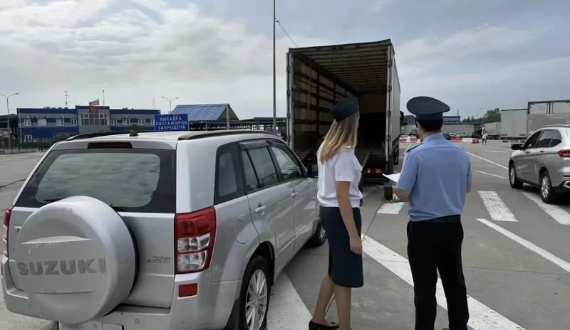 Автомобиль контрабандиста из Сочи передали военным в зону СВО
