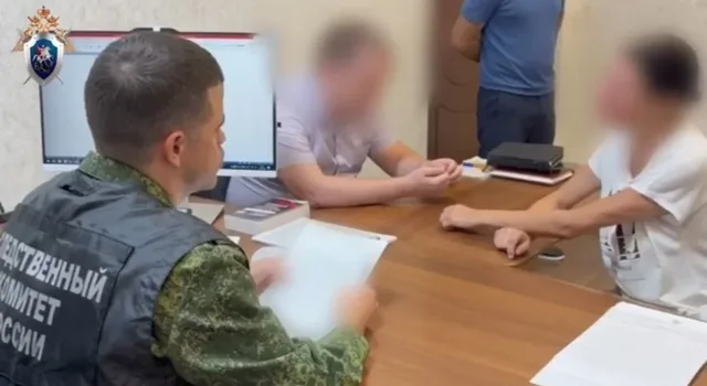 В Сочи будут судить женщину, справившую нужду на монументе павшим танкистам