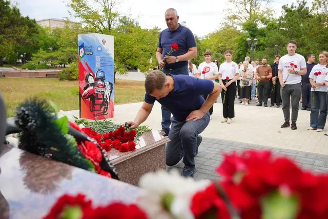 В Новороссийске почтили память погибших при атаке БПЛА