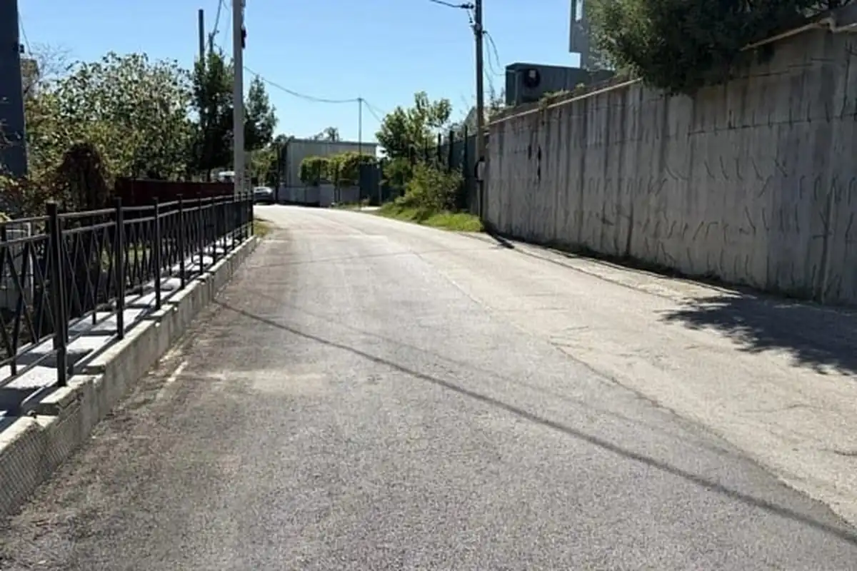 В Сочи восстановили поврежденную оползнем дорогу на улице Православной
