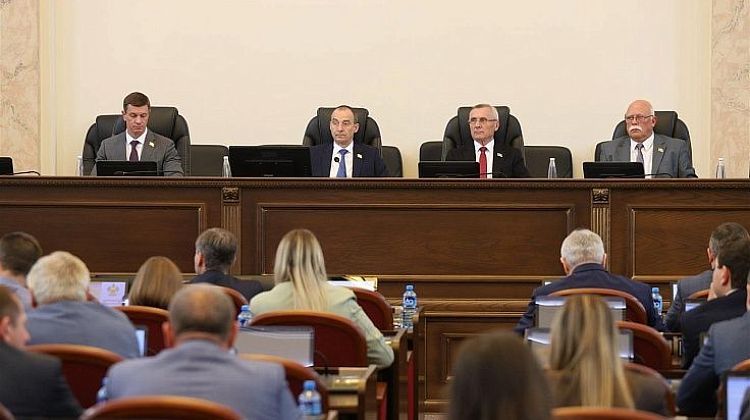 60-я сессия ЗСК: инициатива прокурора Кубани, новый депутат, программы, итоги работы, свои семена