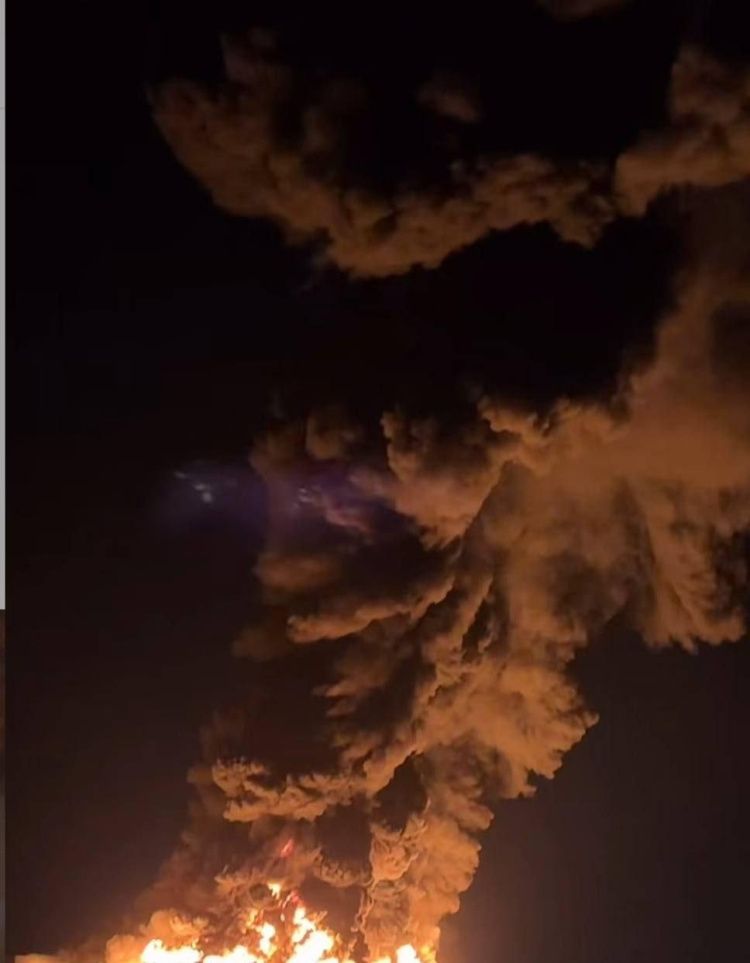 На Кубани в одном из районов берут пробы воздуха: атака БПЛА, горит нефтебаза