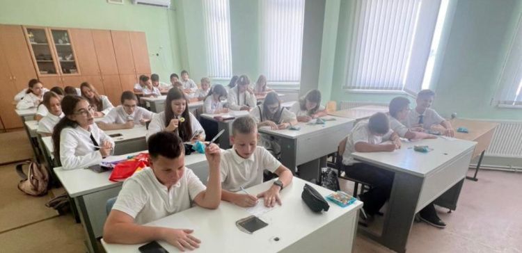 Абитуриенты с низким баллом по ЕГЭ не смогут учиться на платной основе: новый законопроект