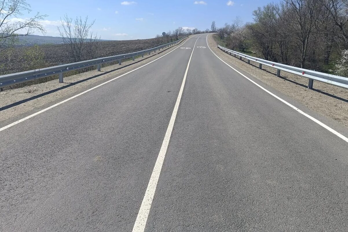Автомобильную дорогу между станицами отремонтировали в Отрадненском районе