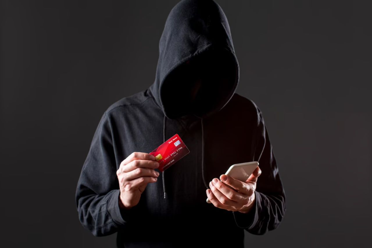 Аферисты выманили у краснодарца почти 4 млн рублей за «опломбирование счетчика»