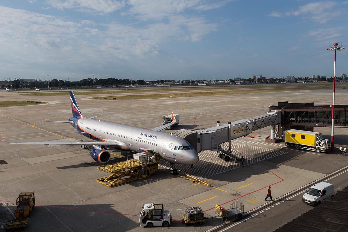 Аэропорты юга России обслужили свыше 300 рейсов с начала суток 9 мая