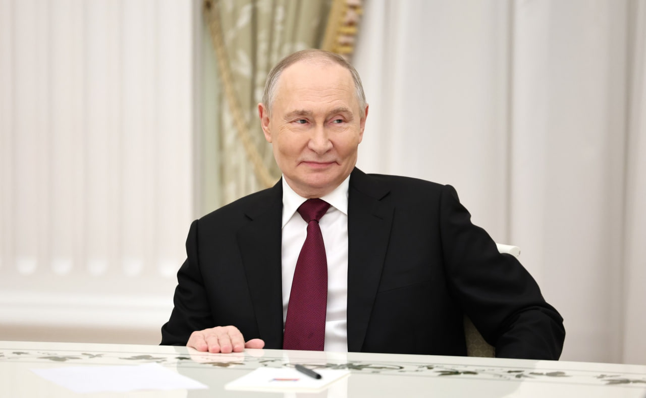 Более 2 млн вопросов поступило на прямую линию Путина