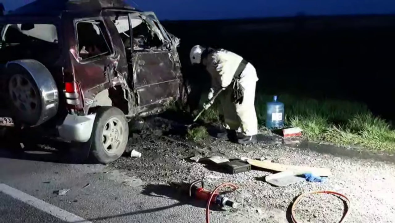 Большегруз на встречке врезался в легковушку на Кубани, погибла пенсионерка