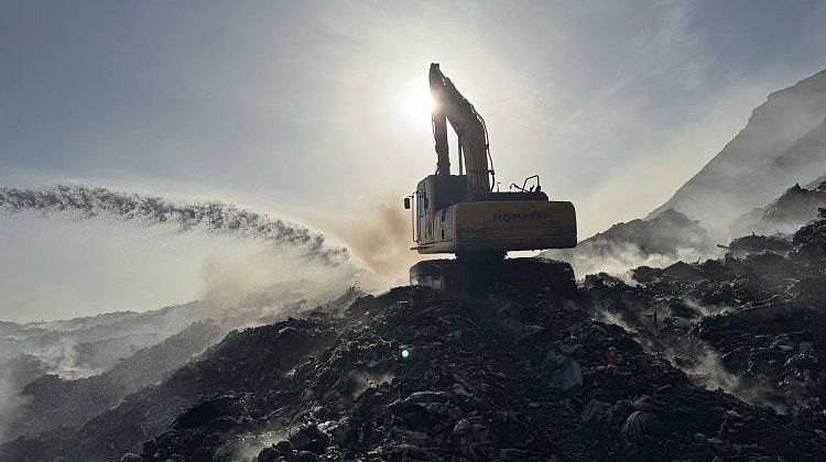 Борьба с огнём в Новороссийске: площадь возгорания сокращена до 500 кв. м