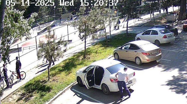 В Анапе уже штрафуют тех, кто снимает номера, чтобы не оплачивать парковку