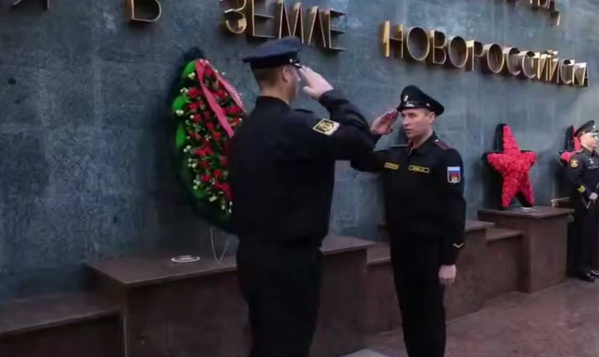 В День народного единства в Новороссийске прошел реквием на площади Героев