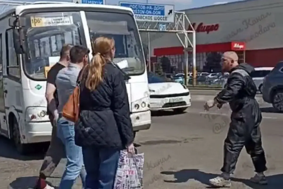 В Краснодаре дорожный конфликт с перцовкой обернулся угрозой для беременной