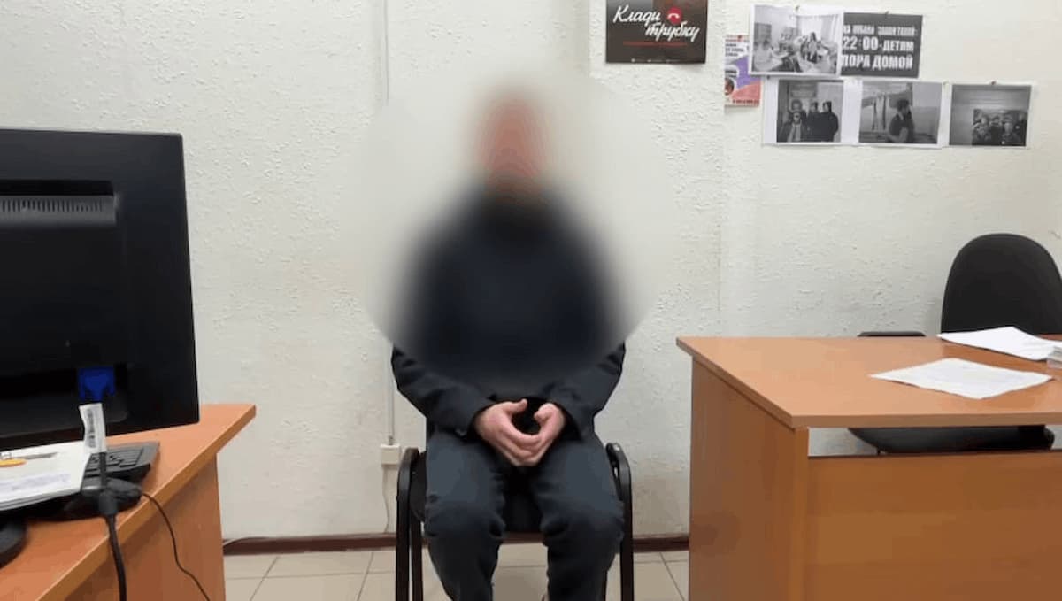 В Краснодаре задержали школьника, рисовавшего свастику на окне автобуса