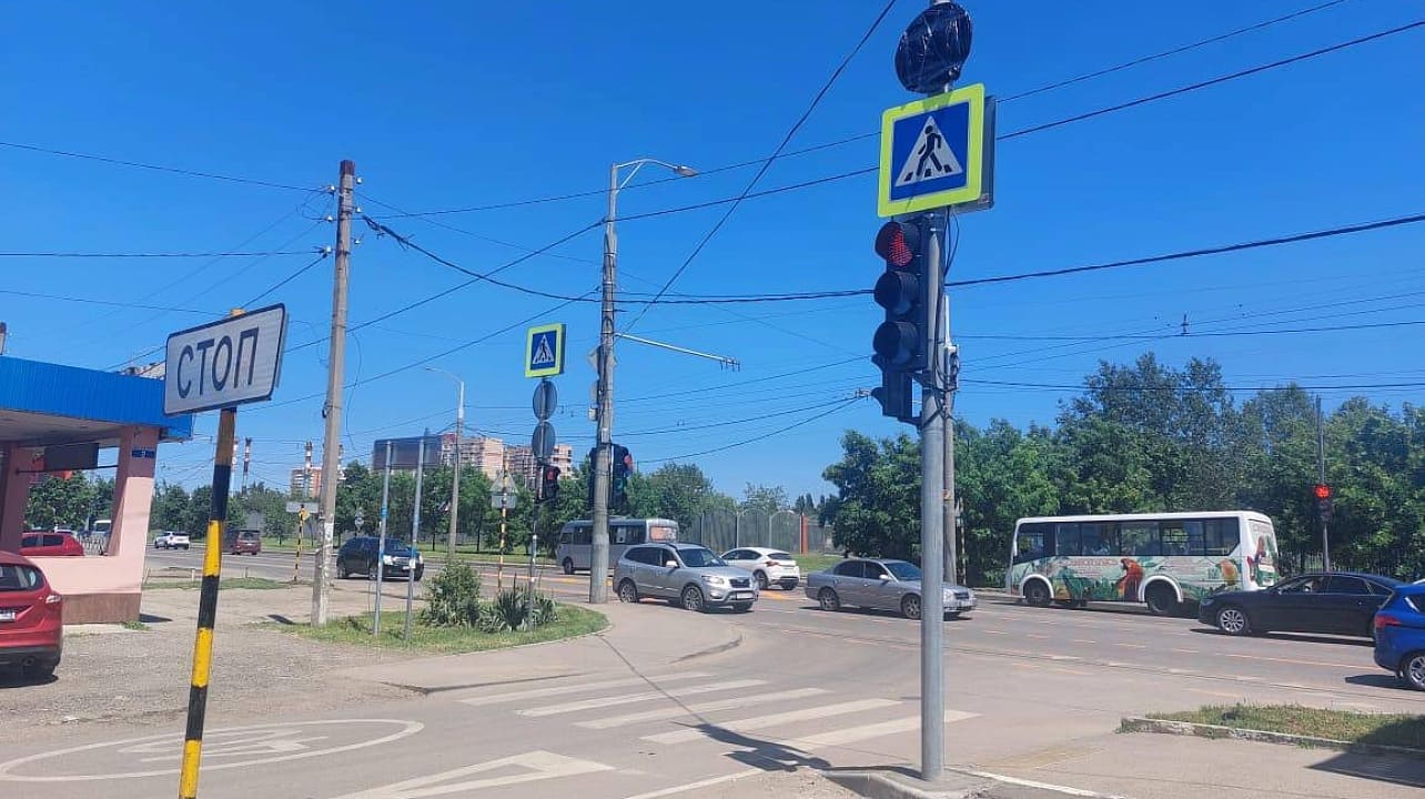 В Краснодаре изменили схему движения возле строящегося перехода на Дзержинского