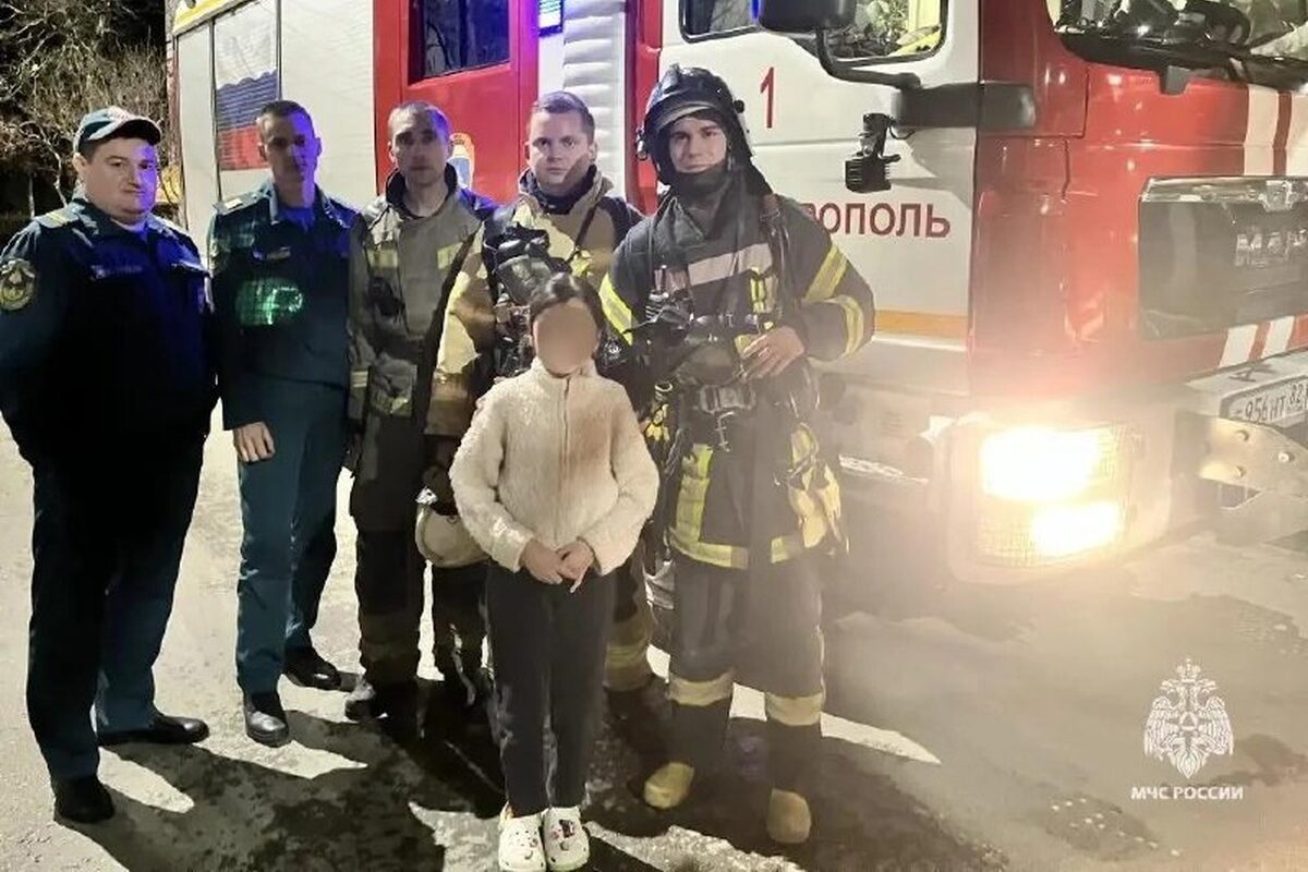 В Крыму школьница решила разогреть печенье в пачке и устроила пожар
