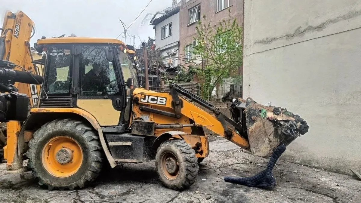 В ликвидации последствий атаки БПЛА в Туапсе участвуют более 90 человек