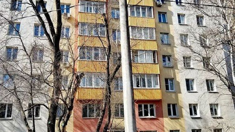 В Москве три человека отравились химическим веществом: идет срочная эвакуация всей девятиэтажки