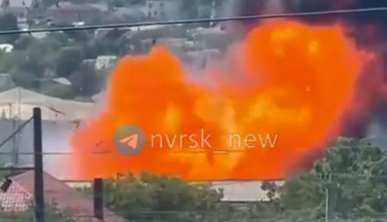 В Новороссийске в горевшем гараже взорвался бензин находившейся внутри машины