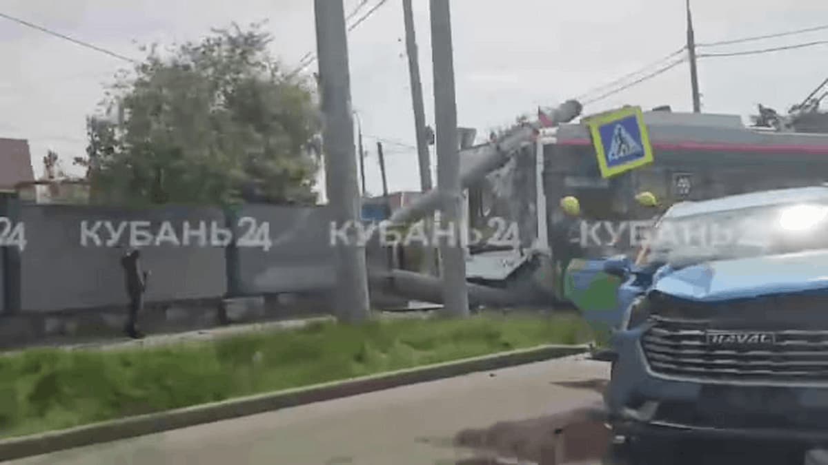 В полиции Краснодара рассказали подробности ДТП с троллейбусом и каршерингом