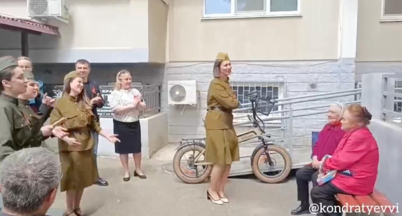 В преддверии Дня Победы на Кубани начали проводить концерты у домов ветеранов