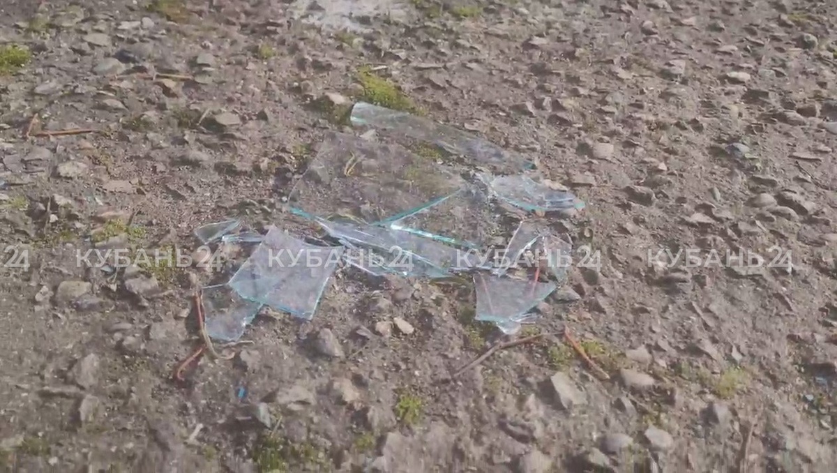 В Приморско-Ахтарске обломки БПЛА в ночь на 22 апреля повредили несколько зданий
