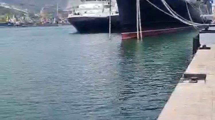 В разгар сезона! Новороссийск, сброс в море темной жижи: комиссия ищет, кто и откуда