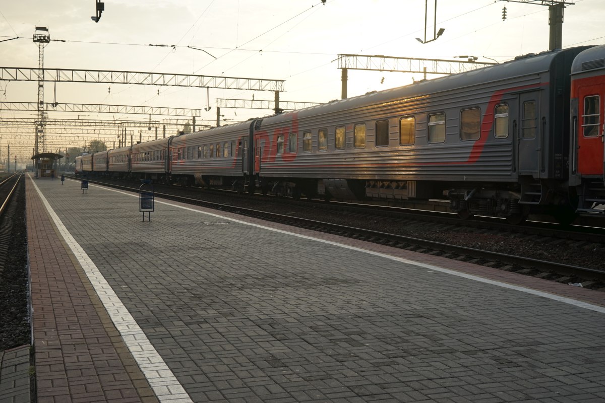 В Ростовской области из-за повреждения контактной сети задерживаются 23 поезда