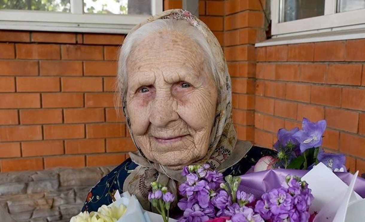 Вениамин Кондратьев поздравил ветерана из Белореченска со 101-летием
