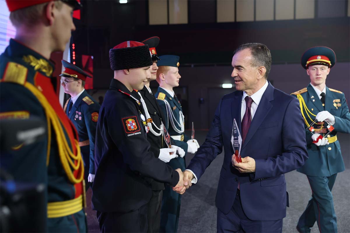 Вениамин Кондратьев посетил форум активистов движения «Пост № 1» в Краснодаре