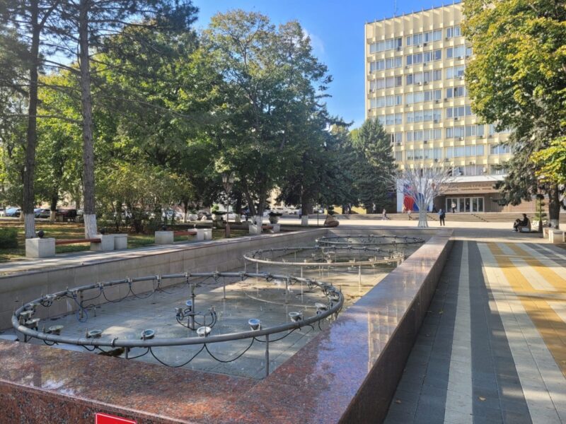 Власти Армавира выплатят компенсацию «ВК-медиа» за использования фото дворника