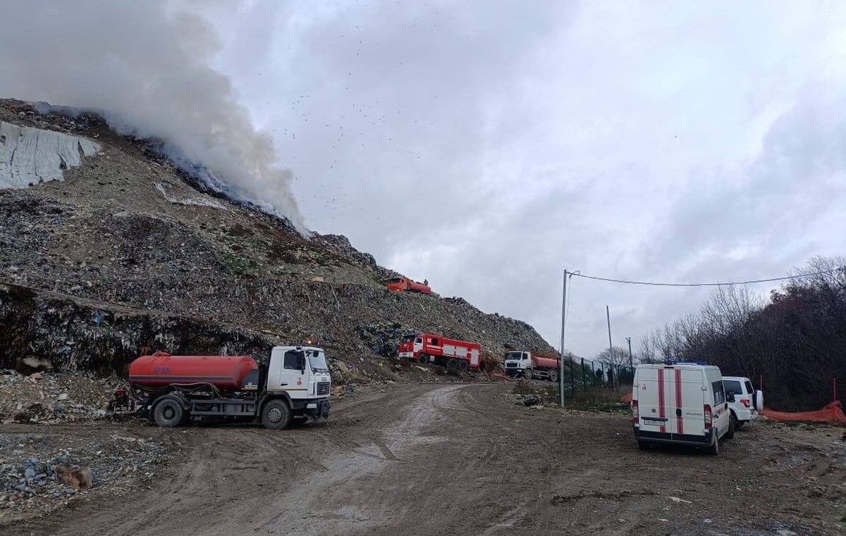 Вновь разгоревшийся пожар на мусорном полигоне в Новороссийске локализован