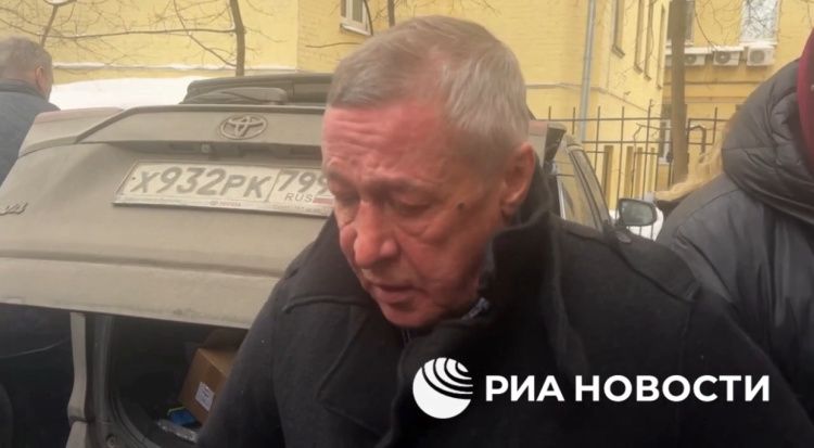 Возвращение Ефремова: артист, вышедший по УДО, приехал в Москву