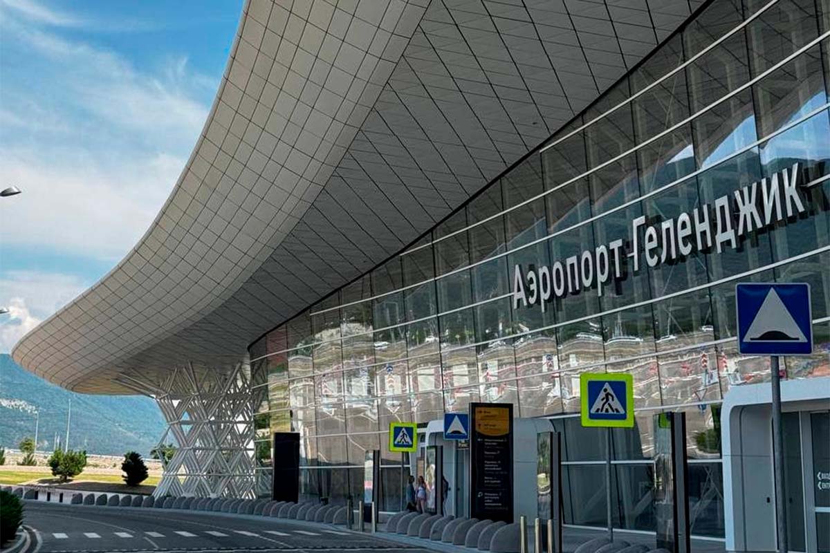Временные ограничения на полеты ввели в аэропорту Геленджика из-за угрозы БПЛА