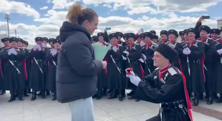 Герой дня не только на параде: романтический поступок кубанского казака