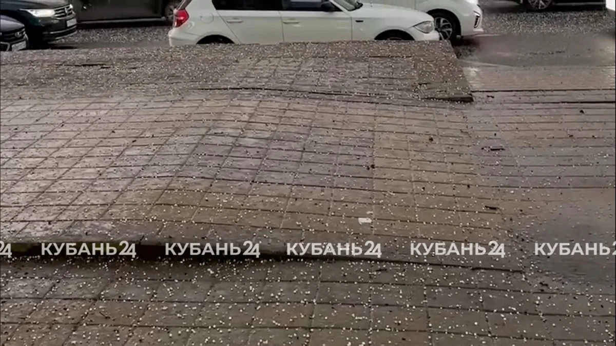 Град выпал в Краснодаре вечером 8 апреля