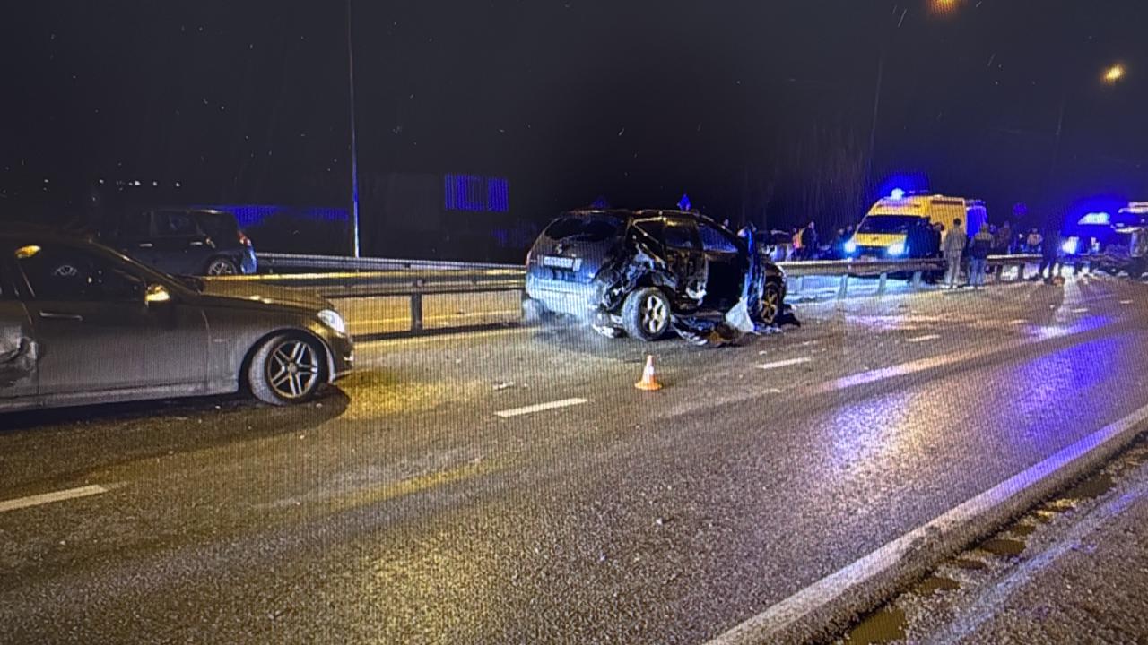 Два пешехода пострадали в массовом ДТП с участием КамАЗа в Абинском районе