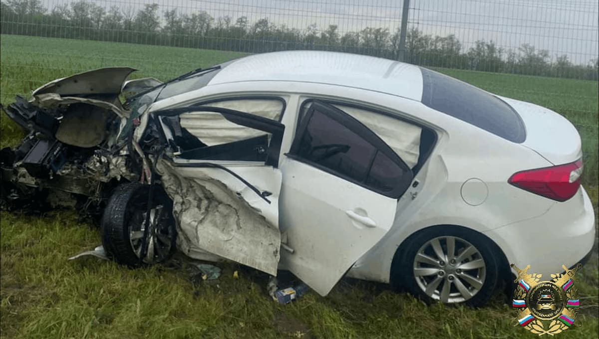 Двое детей пострадали в ДТП с двумя легковушками на Кубани, погиб водитель