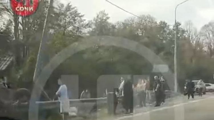 Джип перевернулся и сгорел под Сочи: пострадавшие и погибший