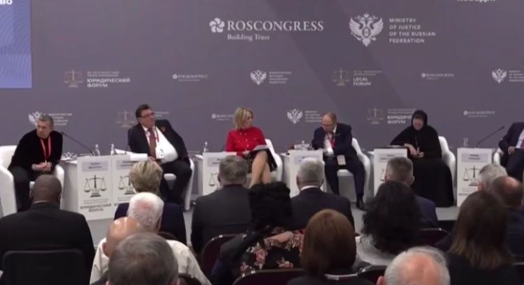 Дипломат просит о любви: Захарова предложила поправить указ Путина о традиционных ценностях