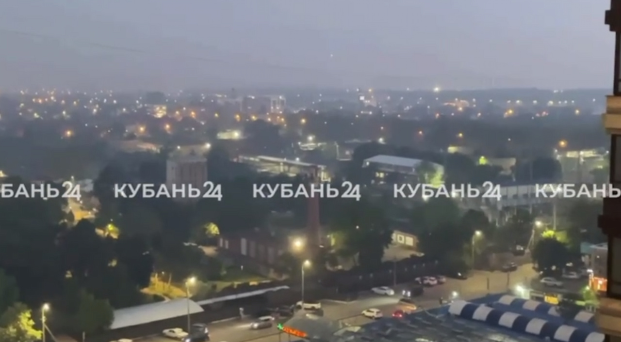 Жители Краснодара вечером 5 мая пожаловались на сильный запах гари