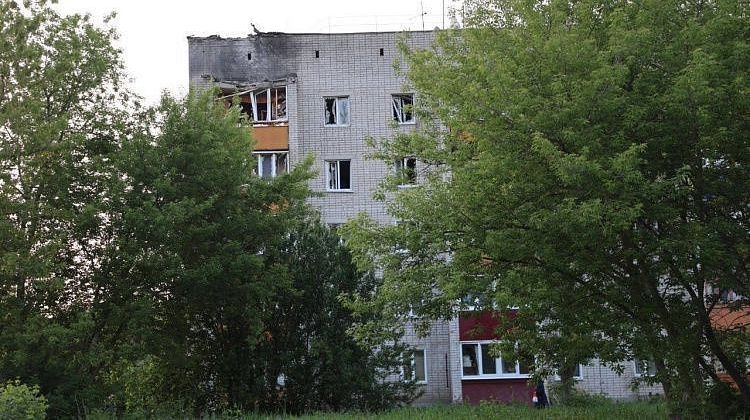 Затяжная массовая атака БПЛА на Россию! Аэропорты не работают, есть разрушения и пострадавшие