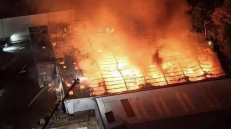 Земля содрогнулась: серия взрывов потрясла промышленную зону Британии