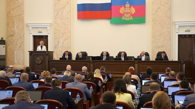 Краевой парламент одобрил исполнение бюджета Территориального ФОМС за 2024 год