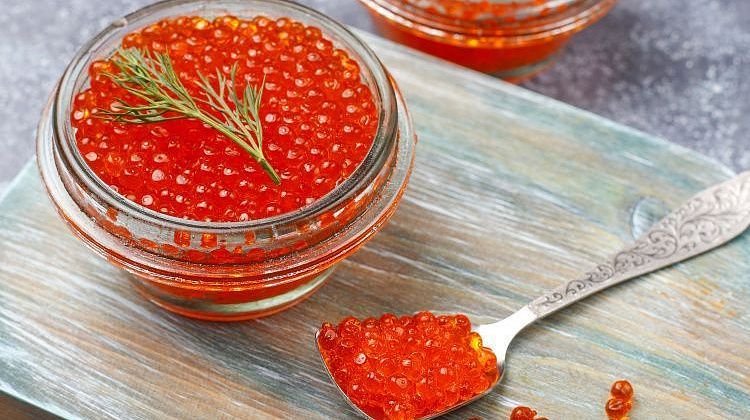 Красная икра с сюрпризом: Роскачество выявило кишечную палочку - как хранить деликатес правильно