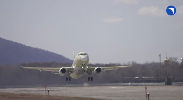 Крылья России: полностью отечественный SJ-100 взмыл в небо
