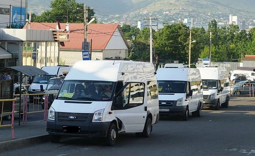 Маршруты транспорта в Новороссийске изменят 9 мая из-за Парада Победы