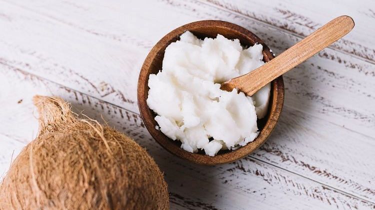 Массаж лица с кокосовым маслом: секреты азиатской спа-процедуры