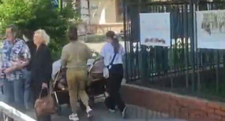 Мать с малышом на замечание не материться распылила перцовый баллончик в автобусе Краснодара